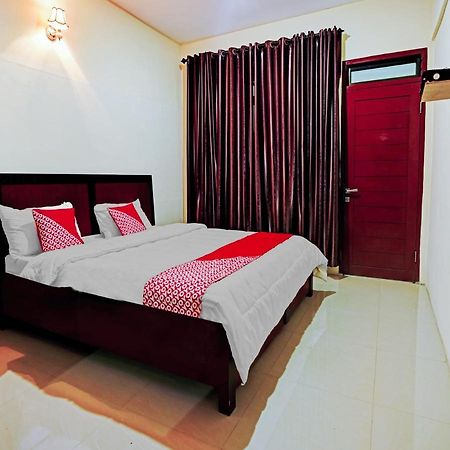 פראפאט Oyo 90331 Hotel Toba Shanda מראה חיצוני תמונה