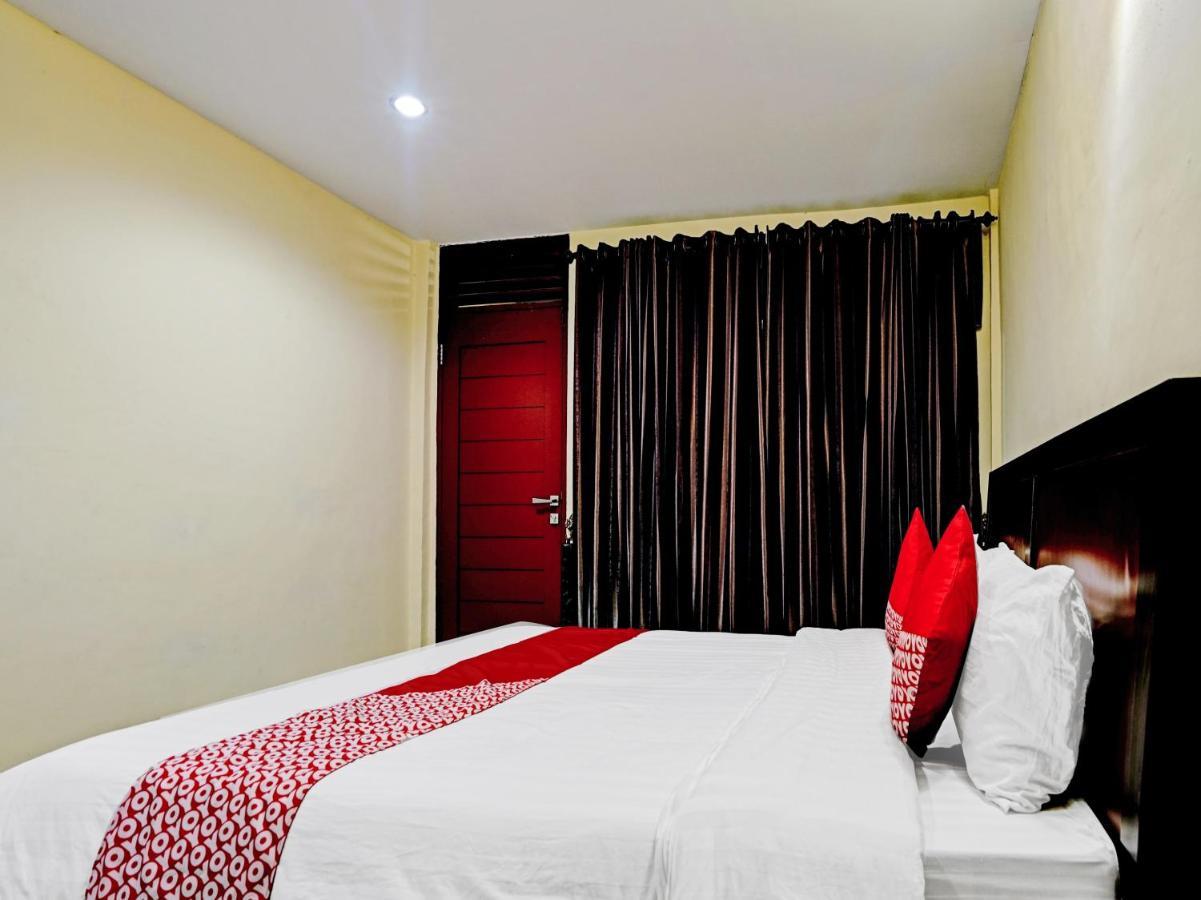 פראפאט Oyo 90331 Hotel Toba Shanda מראה חיצוני תמונה