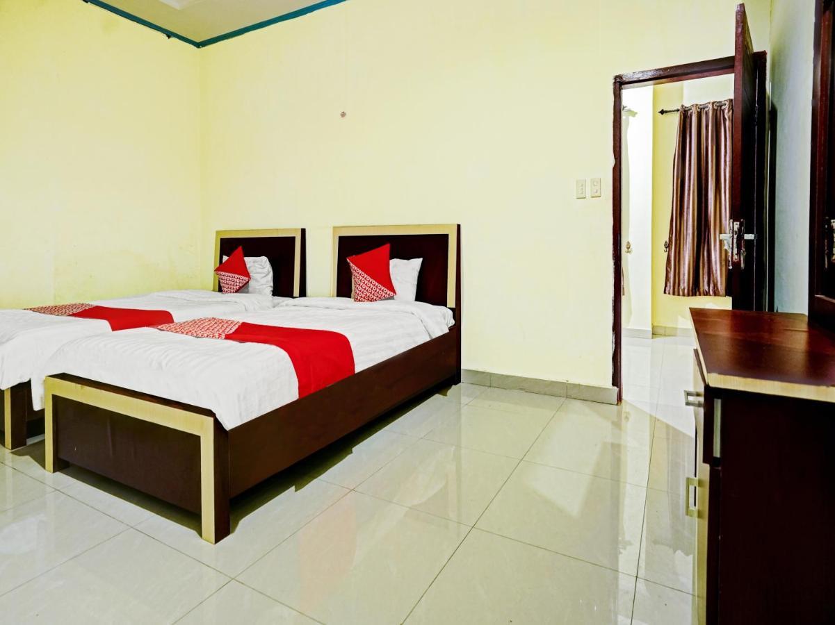 פראפאט Oyo 90331 Hotel Toba Shanda מראה חיצוני תמונה