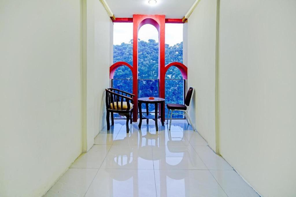 פראפאט Oyo 90331 Hotel Toba Shanda מראה חיצוני תמונה