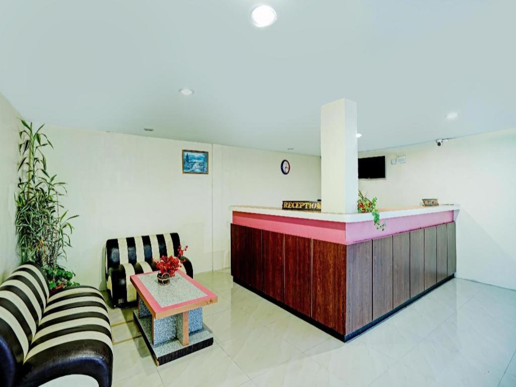 פראפאט Oyo 90331 Hotel Toba Shanda מראה חיצוני תמונה